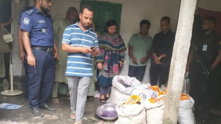 সৈয়দপুরে ভেজাল কীটনাশক তৈরির অবৈধ কারখানায় অভিযান